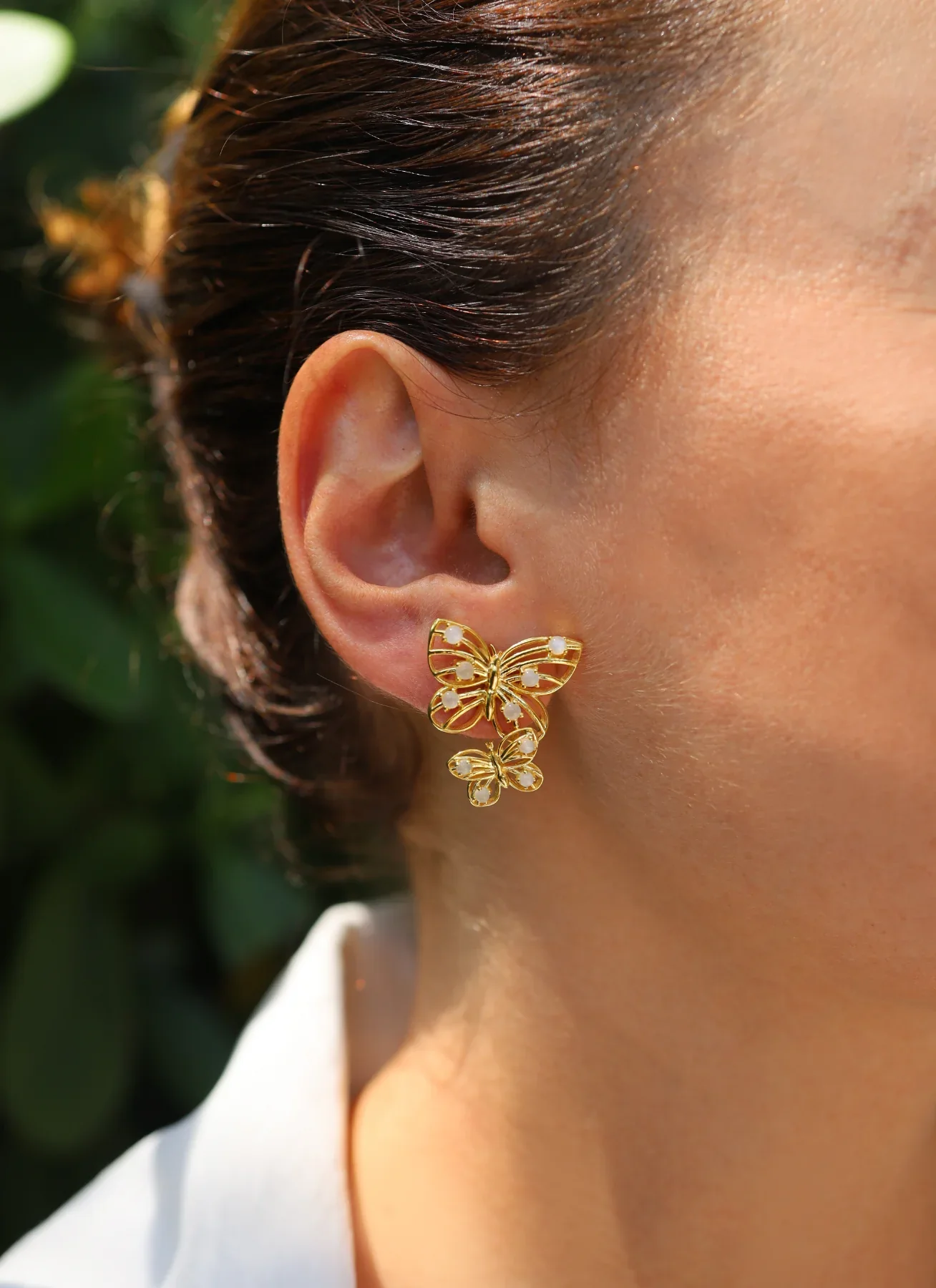 925 Silver Earrings plated in 18k Yellow Gold with Blue Sapphire - Image 2