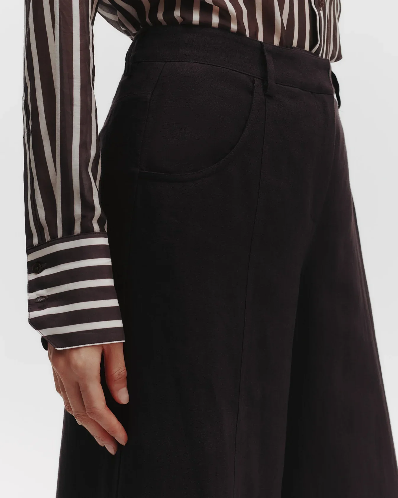 Dee's Trouser in Washed Linen - Image 4