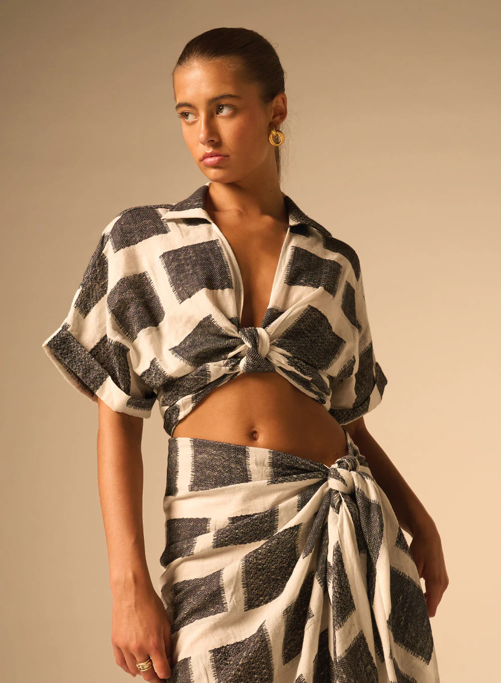 Chiara Top Black Square - Image 2