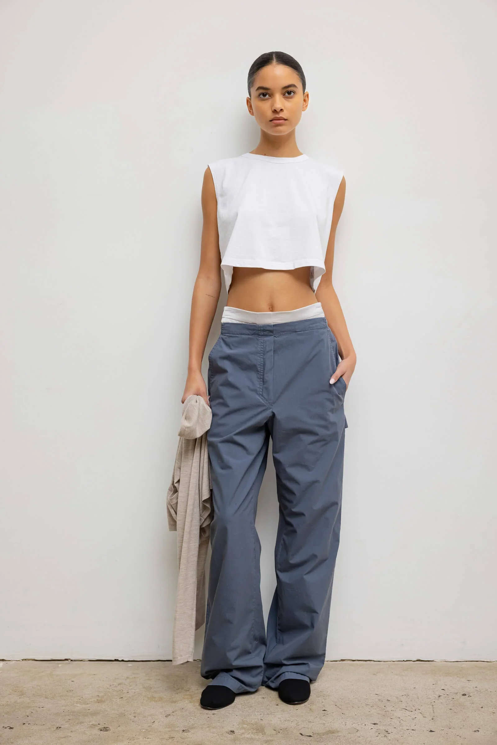 Crop Sleeve Margo in White - Image 2