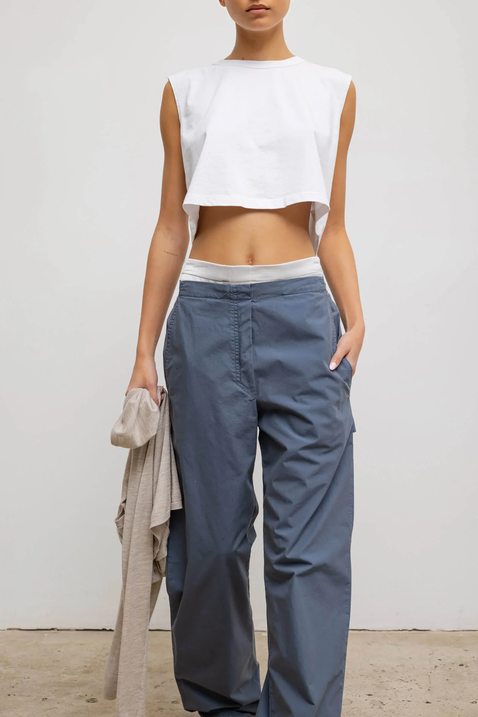Crop Sleeve Margo in White - Image 3