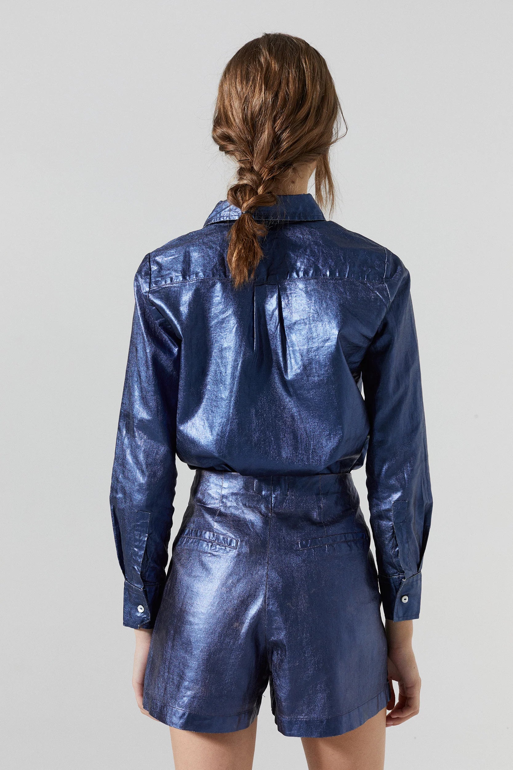 Frida Metallic Linen Shorts Dark Blue - Image 4