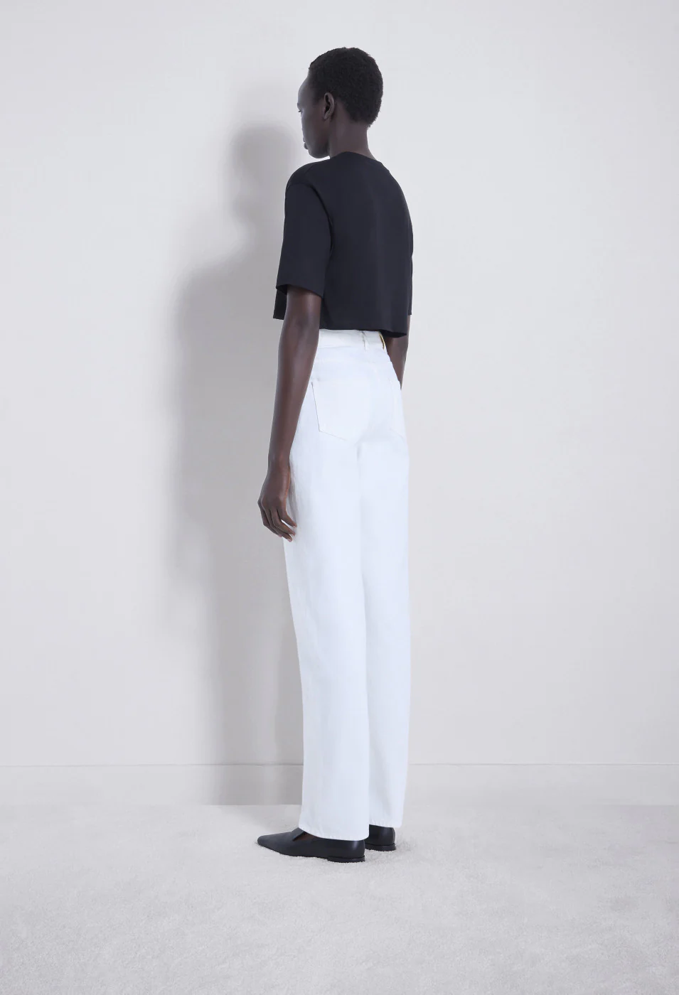 Gupo Cropped T-Shirt Black - Image 3