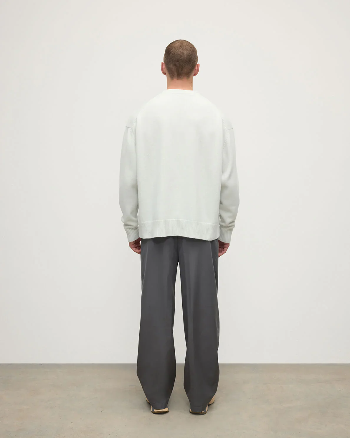 Crew Neck Oversized with Pocket - Image 4