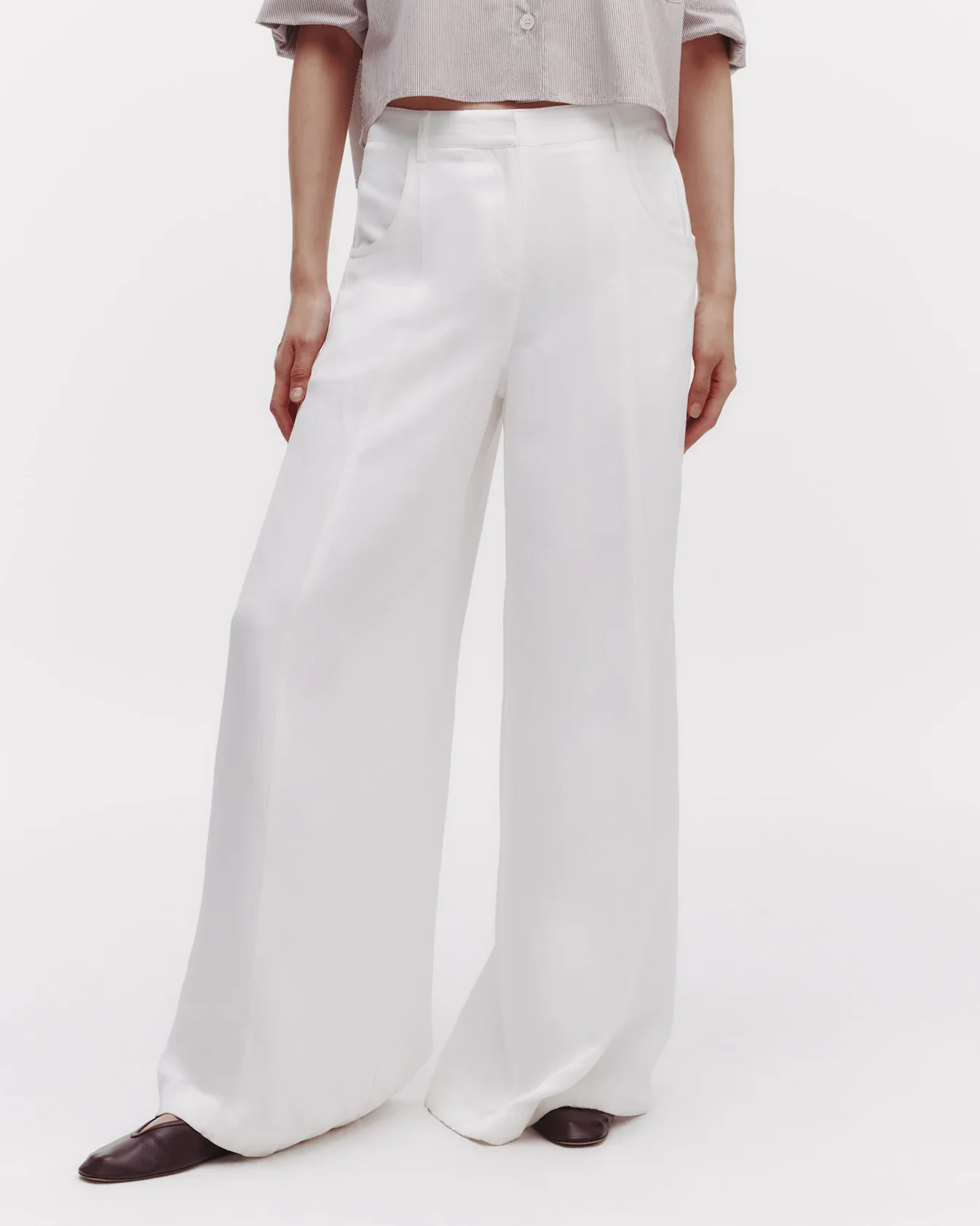 Dee's Trouser in Coated Viscose Linen - Image 2