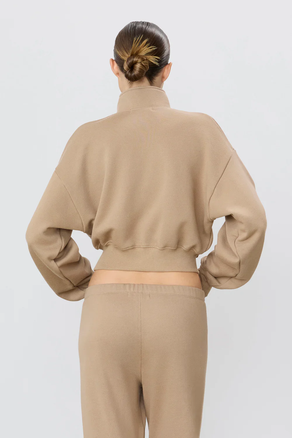 Cropped Half-Zip Sweatshirt Taupe - Image 3