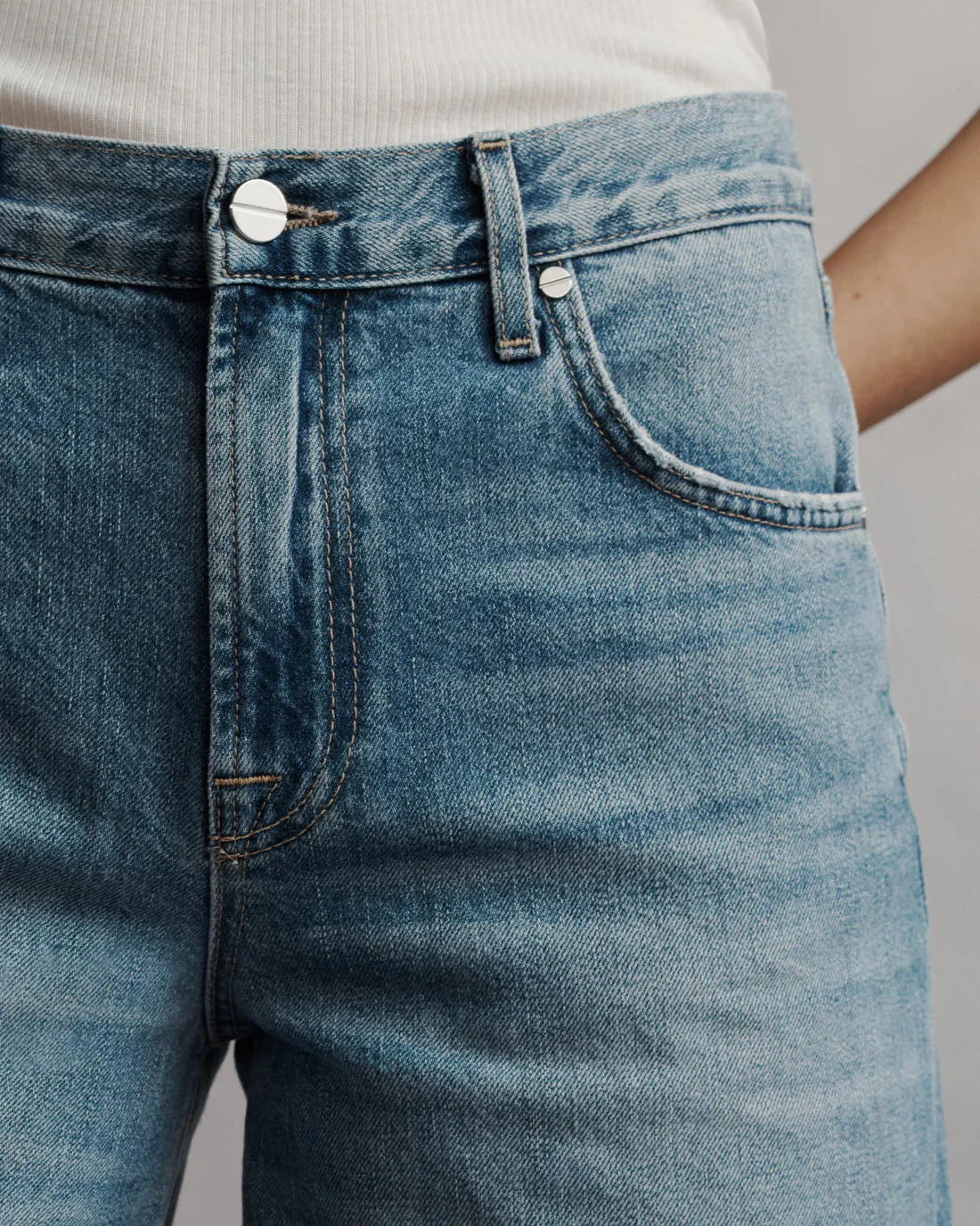 Timmie Shorts Vintage Wash Denim - Image 3