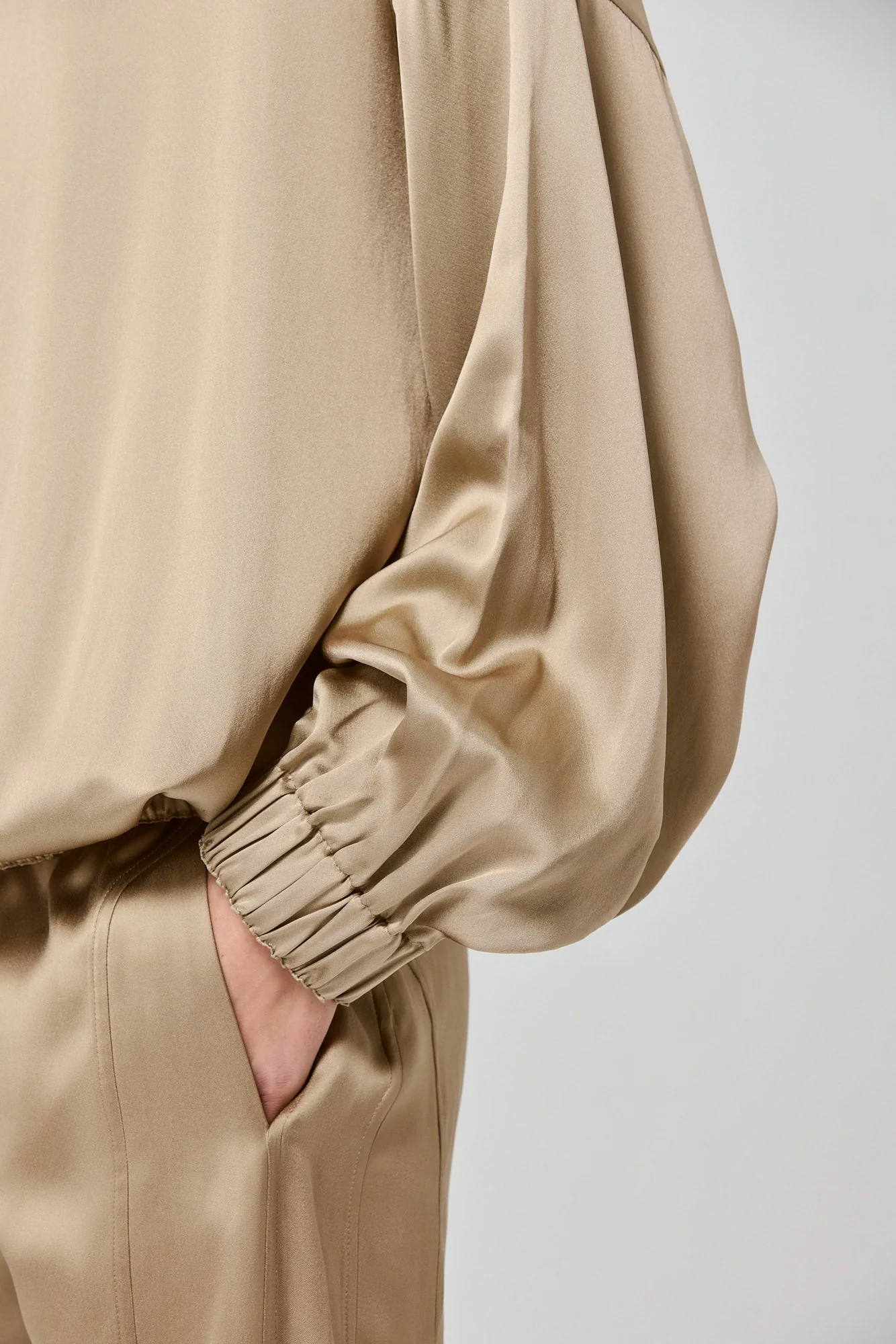 Valentina Round Neck Sweater Mud - Image 4